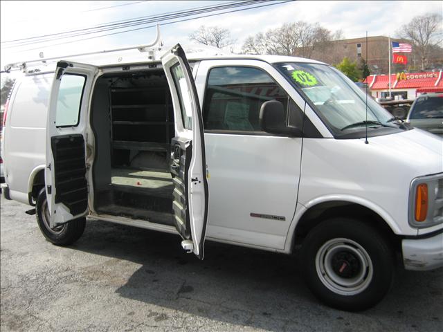 2002 GMC Savana Base