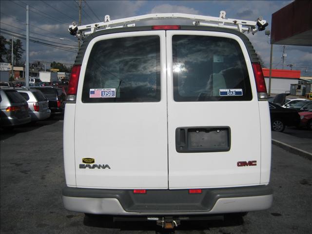 2002 GMC Savana Base