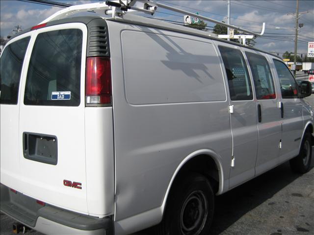 2002 GMC Savana Base