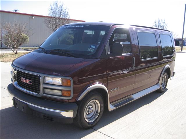 2002 GMC Savana Base