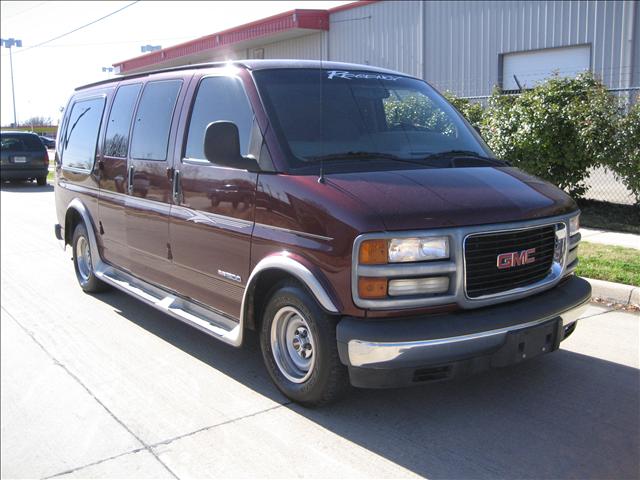 2002 GMC Savana Base