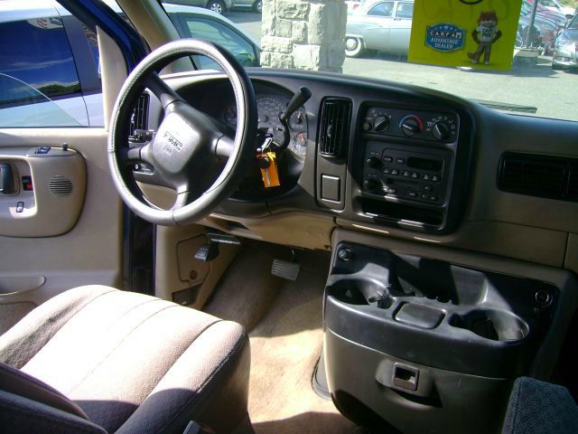 2002 GMC Savana FWD CX LTD Avail