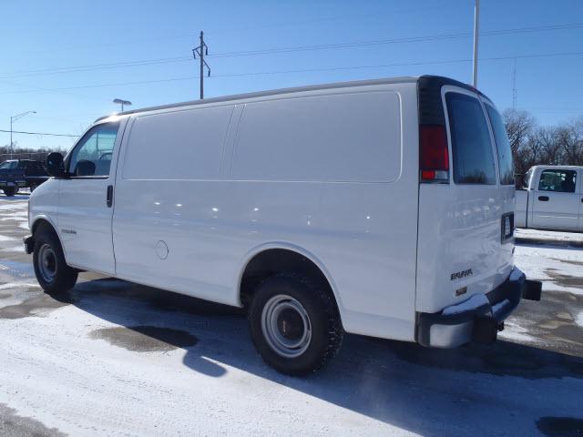 2002 GMC Savana LS 4X4