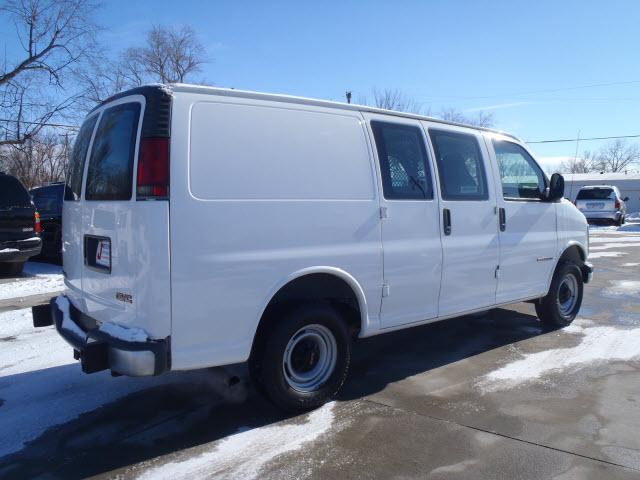 2002 GMC Savana LS 4X4