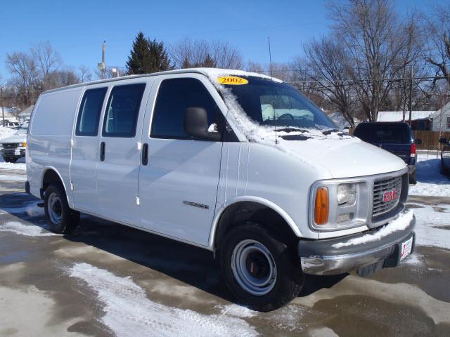 2002 GMC Savana LS 4X4