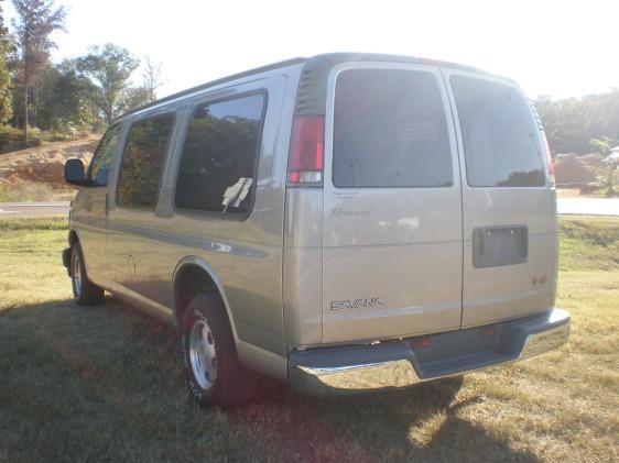 2002 GMC Savana Base