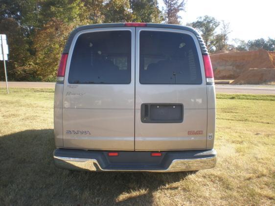 2002 GMC Savana Base