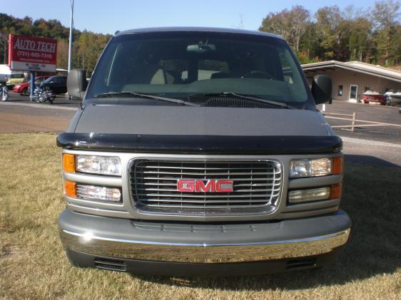 2002 GMC Savana Base