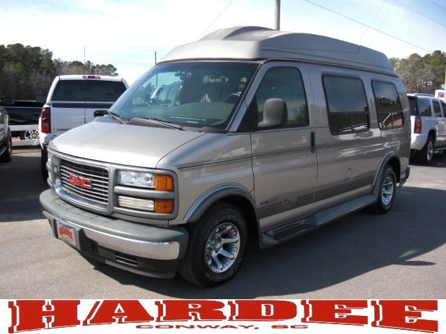 2002 GMC Savana Base