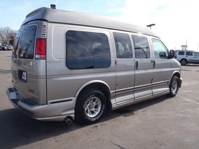 2002 GMC Savana 2.5i Premium