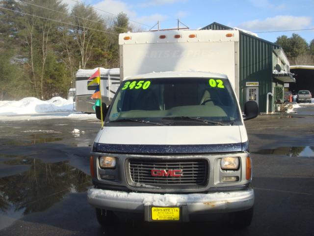 2002 GMC Savana Base