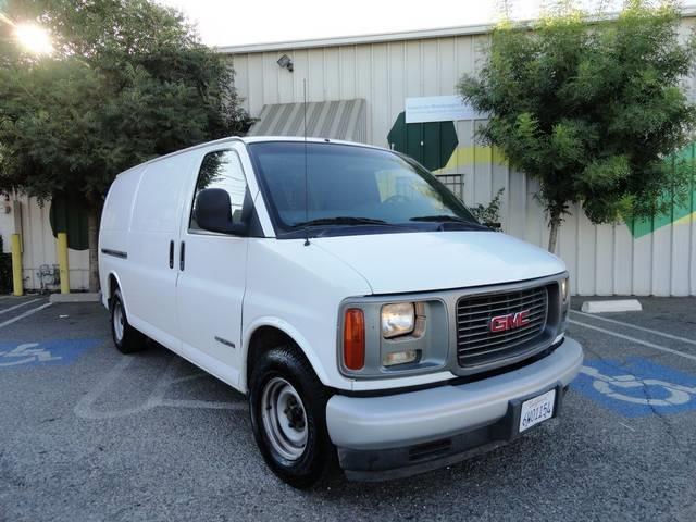 2002 GMC Savana 133 WB