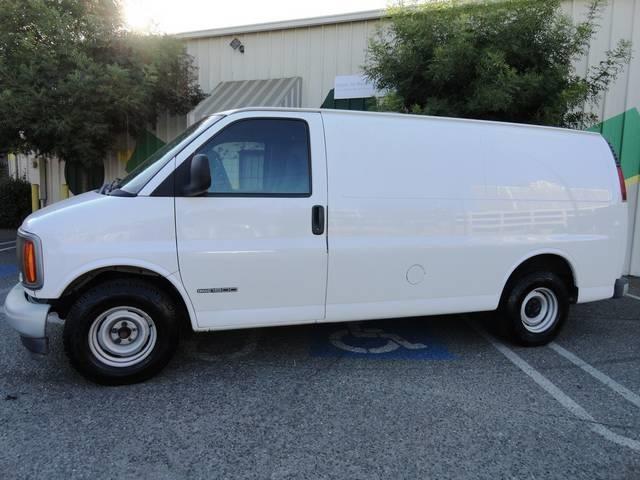 2002 GMC Savana 133 WB