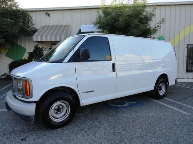 2002 GMC Savana 133 WB