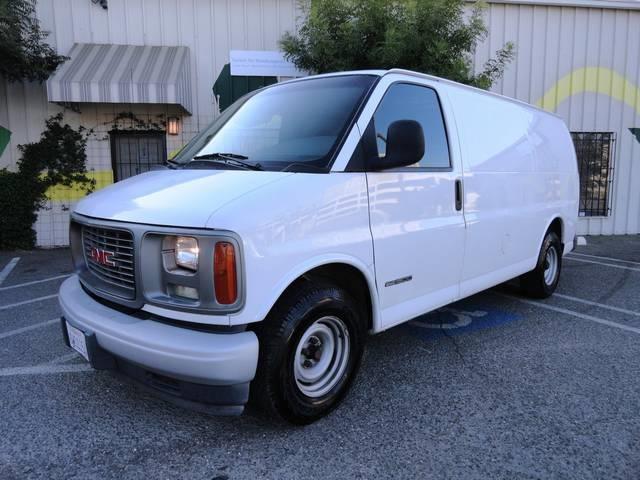 2002 GMC Savana 133 WB