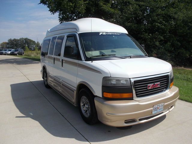 2003 GMC Savana 4dr Sdn I4