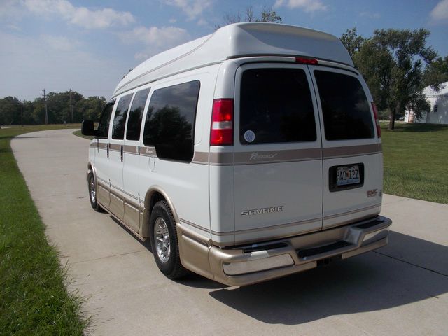 2003 GMC Savana 4dr Sdn I4