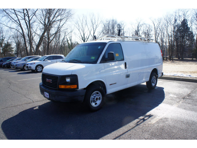 2004 GMC Savana Base