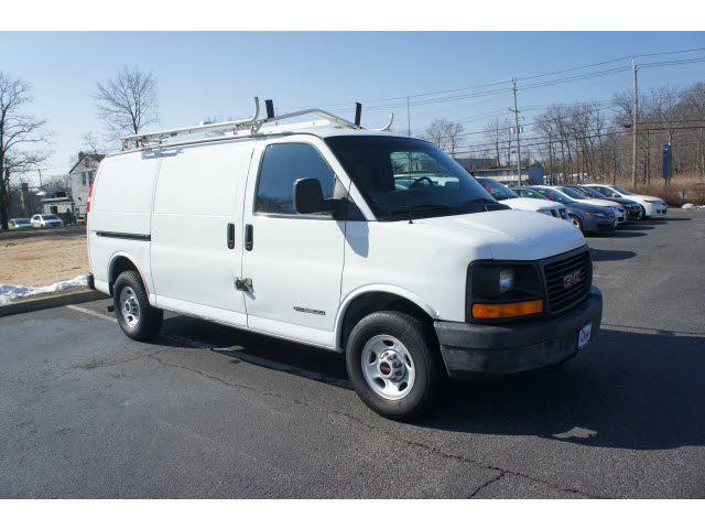 2004 GMC Savana Base