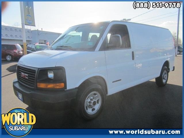 2004 GMC Savana Base