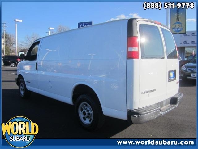 2004 GMC Savana Base