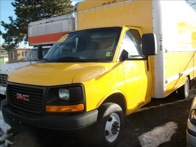 2005 GMC Savana Base