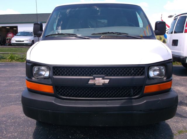 2005 GMC Savana AWD 3LT