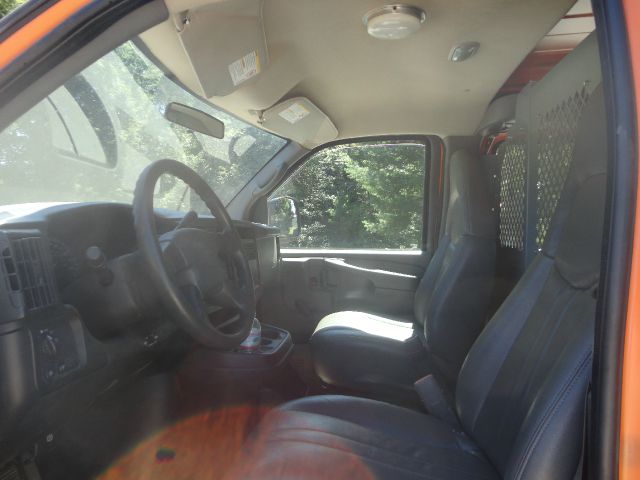 2005 GMC Savana REG CAB 1495 Down