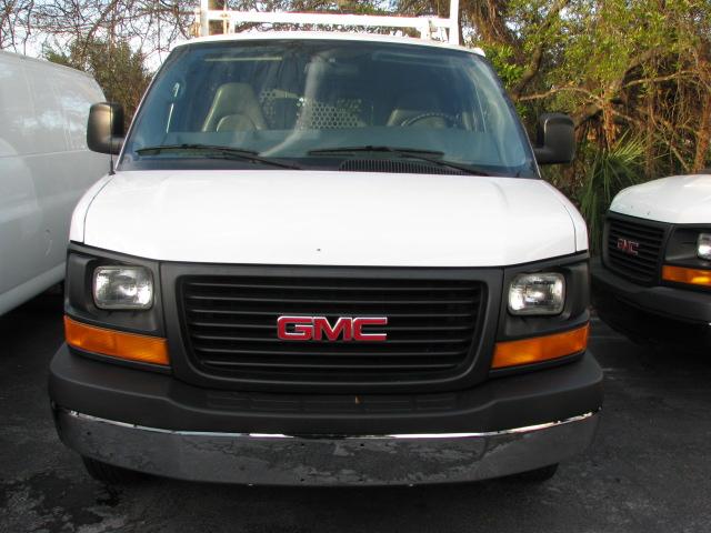 2005 GMC Savana Base