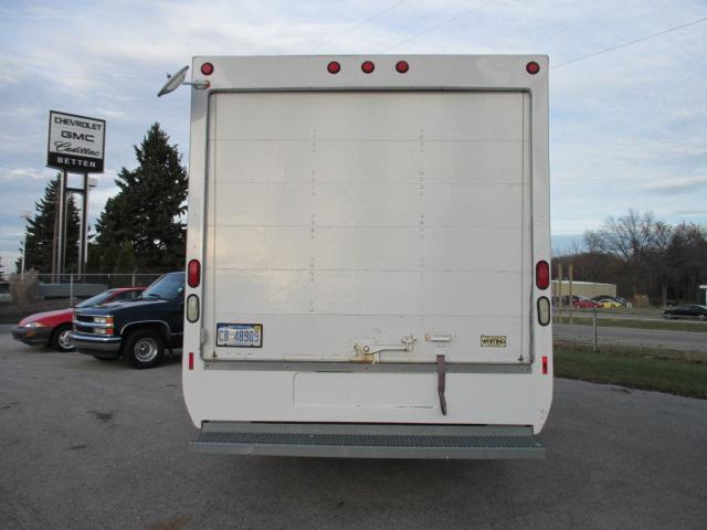 2005 GMC Savana Leather / Sunroof