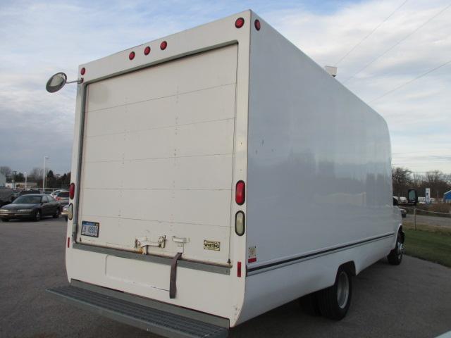 2005 GMC Savana Leather / Sunroof