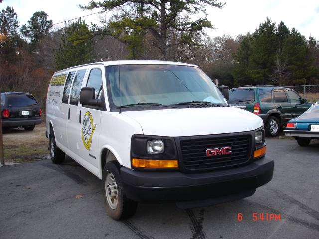 2005 GMC Savana Base