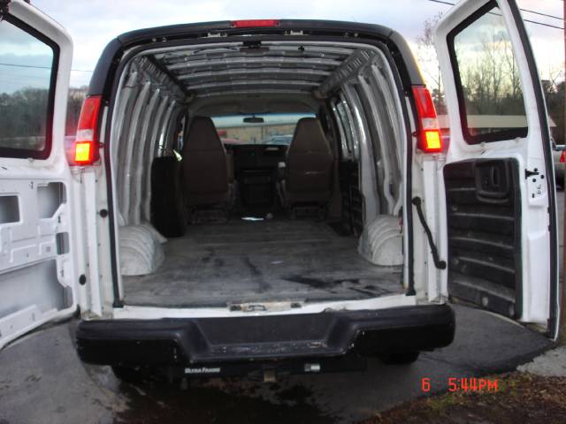 2005 GMC Savana Base