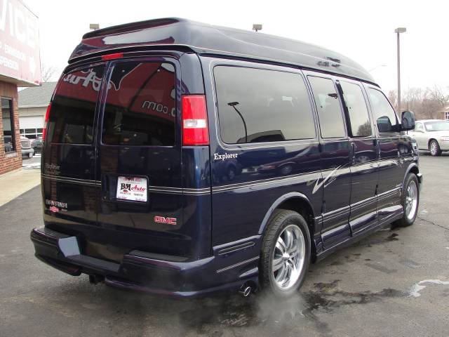 2005 GMC Savana Quadcab SLT 4X4