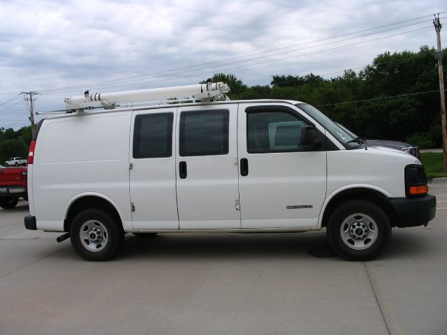 2005 GMC Savana Glk350 RWD 4dr SUV