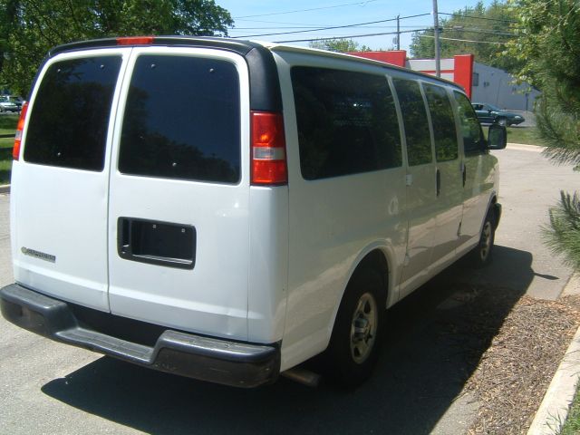 2005 GMC Savana Unknown