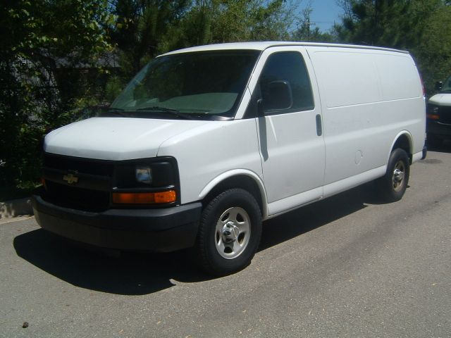 2005 GMC Savana Unknown