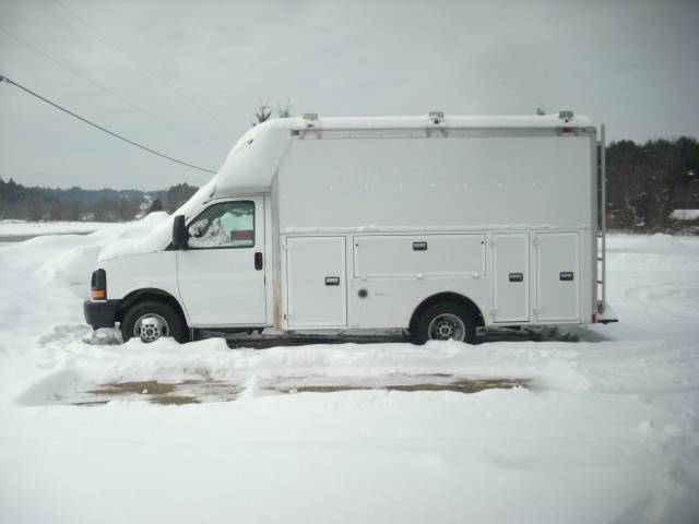 2005 GMC Savana Base