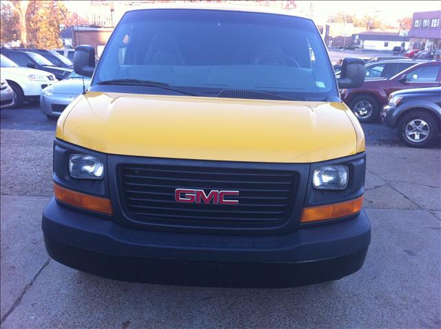 2005 GMC Savana DX Extra CAB