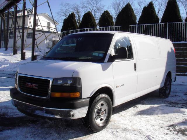 2006 GMC Savana Limited Sport Utility 4D