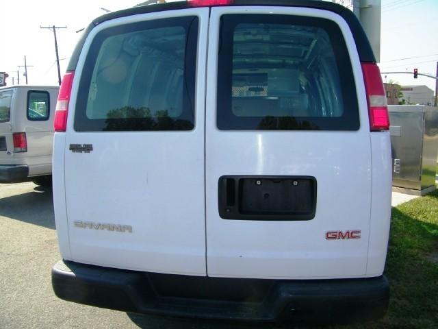 2006 GMC Savana Unknown