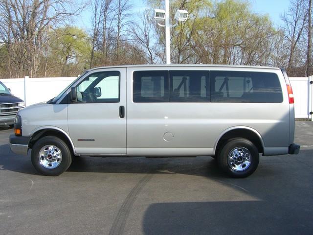 2006 GMC Savana Touring W/nav.sys