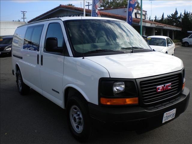 2006 GMC Savana Base