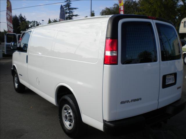 2006 GMC Savana Base