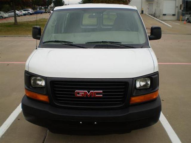 2006 GMC Savana Unknown