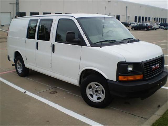 2006 GMC Savana Unknown