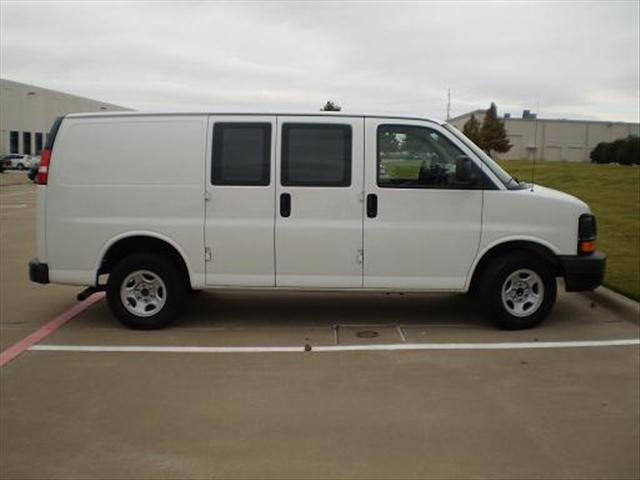 2006 GMC Savana Unknown