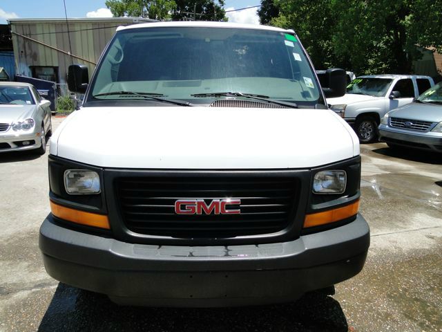 2008 GMC Savana Reg Cab 117.5 WB