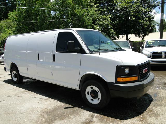 2008 GMC Savana Reg Cab 117.5 WB