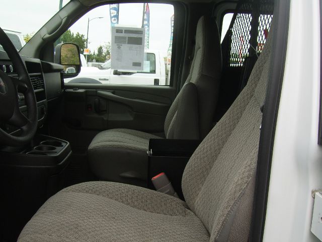 2009 GMC Savana VDC